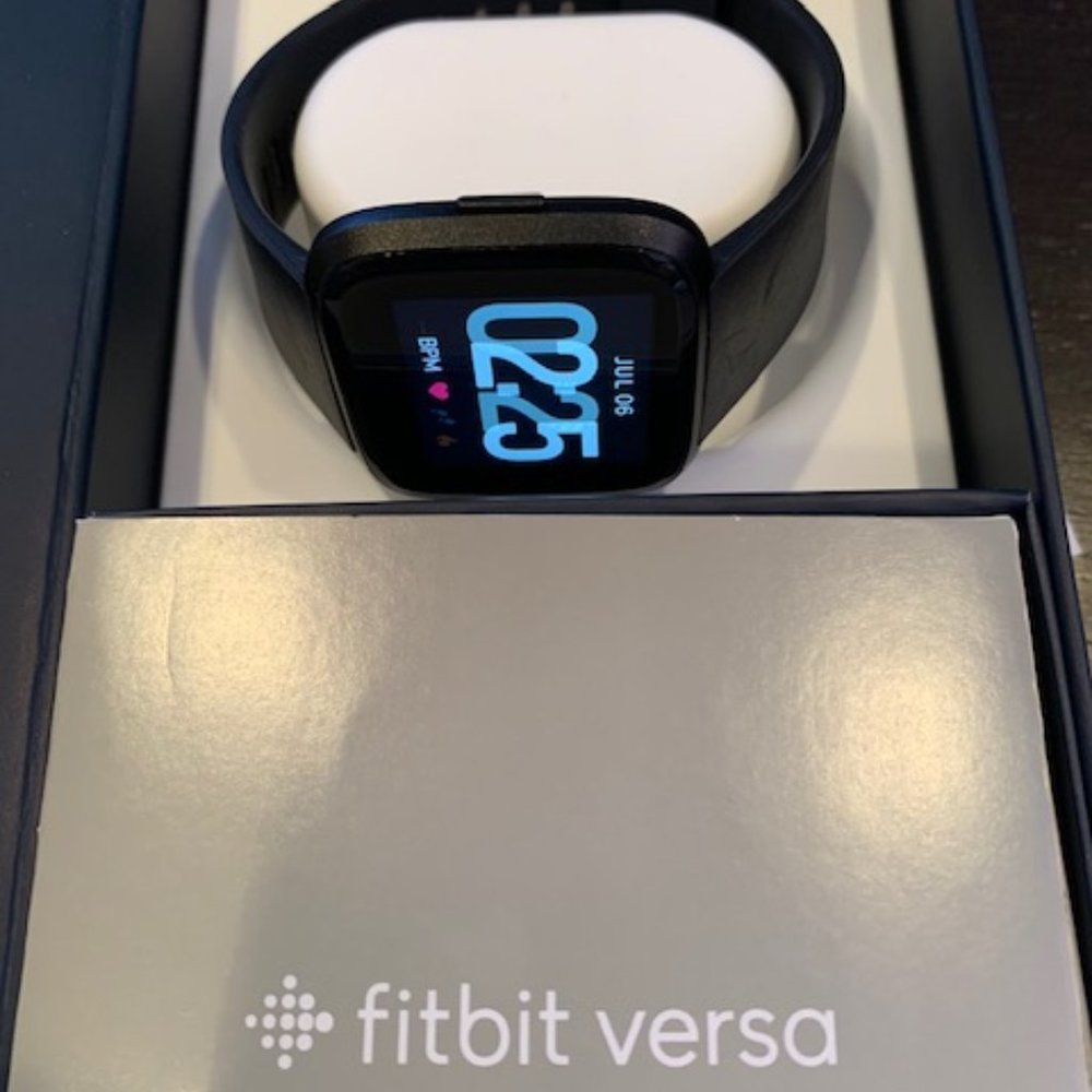 Fitbit Versa - image 1